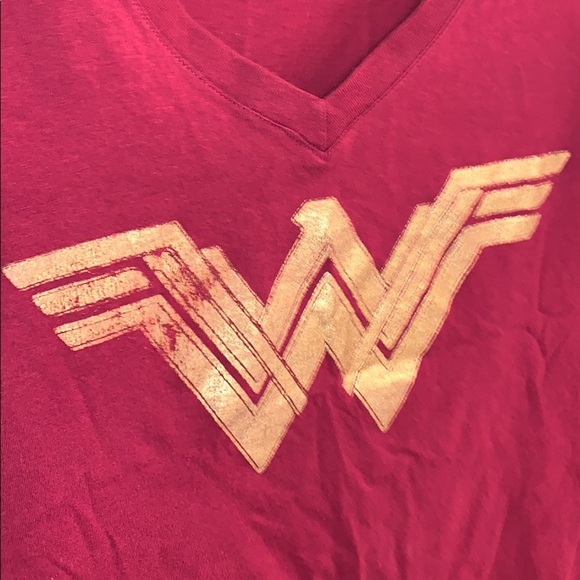 💥Wonder Woman Officially Licensed T-Shirt - Picture 5 of 5